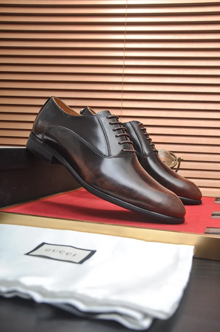Men's shoes💰500💶Italy's top luxury men's shoe giant (GUCCI) (Gucci) (full cowhide lining) new arrival🍃Original European style🔰 Pleasant to the eye😍In order to make the shoes more durable and non-deformable🌀The production continues to follow traditional methods but there is still no lack of innovation💪Choose original sheepskin for the leather♻️ Smooth and natural And extra bright ⭐Made of imported cowhide, the first choice of rich people 38-45 (45 customized)